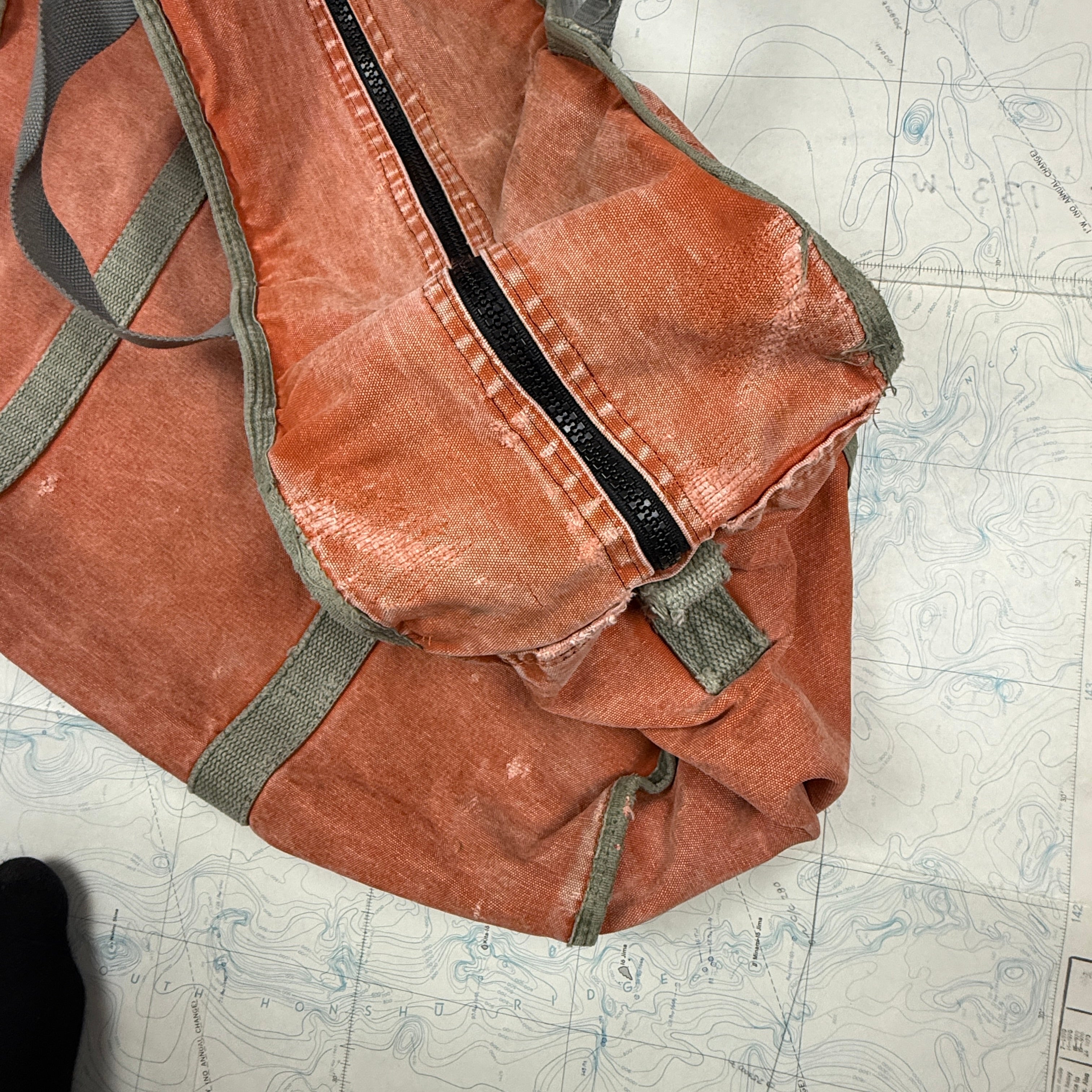 United States Antarctic Program Canvas Boomerang Bag 3