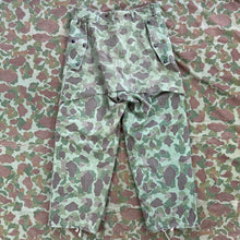 Load image into Gallery viewer, USMC WW2 P44 Frogskin Pants - size 31&quot;
