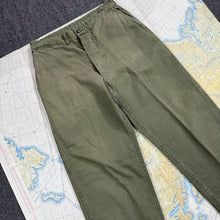 Load image into Gallery viewer, USMC P53 HBT Fatigue Trousers - Size 33
