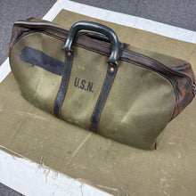 Load image into Gallery viewer, US Navy WW2 Aviators M-432A Kit Bag
