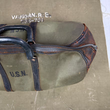 Load image into Gallery viewer, US Navy WW2 Aviators M-432A Kit Bag
