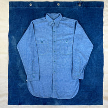 Load image into Gallery viewer, US Navy WW2 Chambray Shirt - Mint Condition with Aloha Artwork
