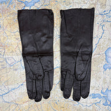 Load image into Gallery viewer, USN 1950s Leather B3A Flight Gloves - Unissued
