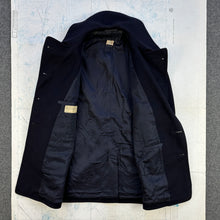 Load image into Gallery viewer, US Navy Mid WW2 Peacoat -  Mint Condition- Size 36
