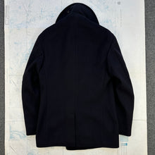 Load image into Gallery viewer, US Navy Mid WW2 Peacoat -  Mint Condition- Size 36
