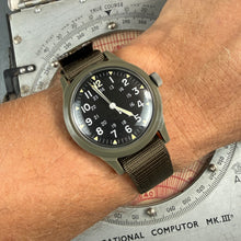 Load image into Gallery viewer, US Army 1969 MIL-W-46374 Watch - Deadstock
