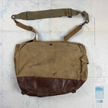 Load image into Gallery viewer, Von Lengerke &amp; Antoine (Abercrombie &amp; Fitch) WW2 Officers Musette/Hunting Bag
