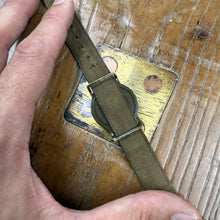 Load image into Gallery viewer, US Navy WW2 Wrist Compass
