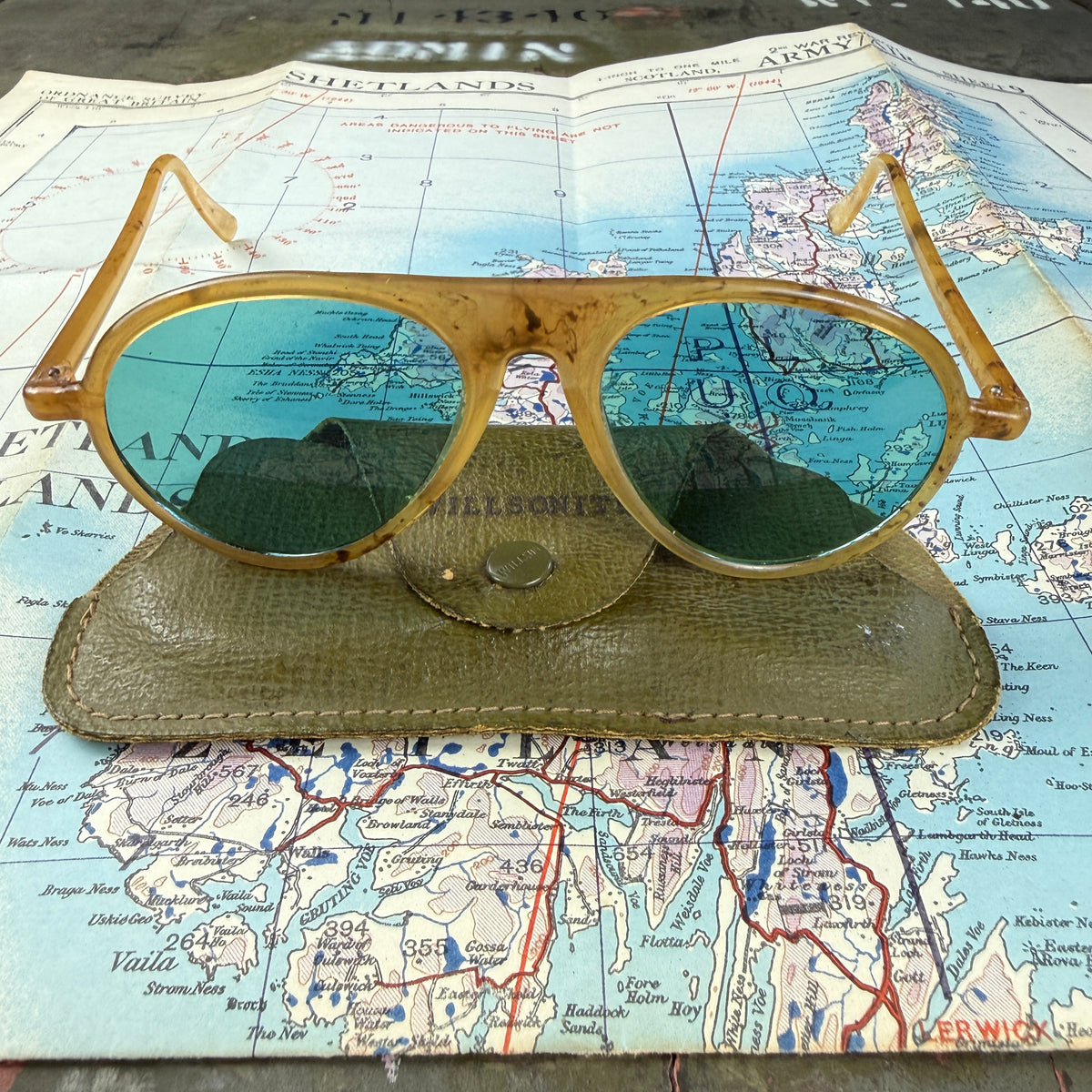 US Army 1944/45 Willsonite Bakelite Sunglasses