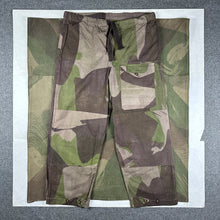 Load image into Gallery viewer, British Army WW2 Windproof Camo Trousers - Size 2
