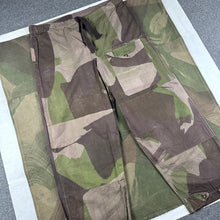 Load image into Gallery viewer, British Army WW2 Windproof Camo Trousers - Size 2
