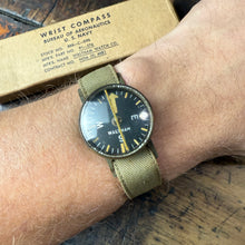 Load image into Gallery viewer, US Navy WW2 Wrist Compass - Deadstock
