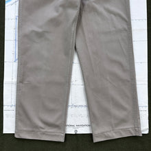 Load image into Gallery viewer, US Army WW2 1937 Pattern Chino Trousers - Size 34
