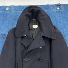 Load image into Gallery viewer, US Navy 1942 Peacoat Deadstock - Size 40
