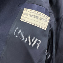 Load image into Gallery viewer, US Navy 1942 Peacoat Deadstock - Size 40
