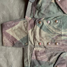 Load image into Gallery viewer, British Army WW2 First Pattern Denison Smock + Denim Jackets Parachutists
