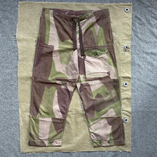 Load image into Gallery viewer, British Army WW2 Windproof Camo Trousers

