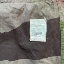 Load image into Gallery viewer, British Army WW2 Windproof Camo Trousers
