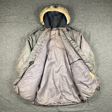 Load image into Gallery viewer, RCAF 1950s Extreme Cold Weather Parka
