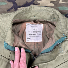 Load image into Gallery viewer, Deadstock British Army 1960 Combat Smock (rare large size)
