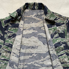 Load image into Gallery viewer, US Army Vietnam Tiger Stripe Lightweight Shirt Mint Condition
