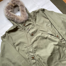 Load image into Gallery viewer, Deadstock US Army WW2 Reversible Ski Parka
