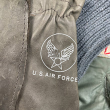 Load image into Gallery viewer, USAF Leather N2 Flight Mittens Deadstock
