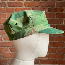 Load image into Gallery viewer, USMC Vietnam Mitchell Camo 8 Point Cover Cap
