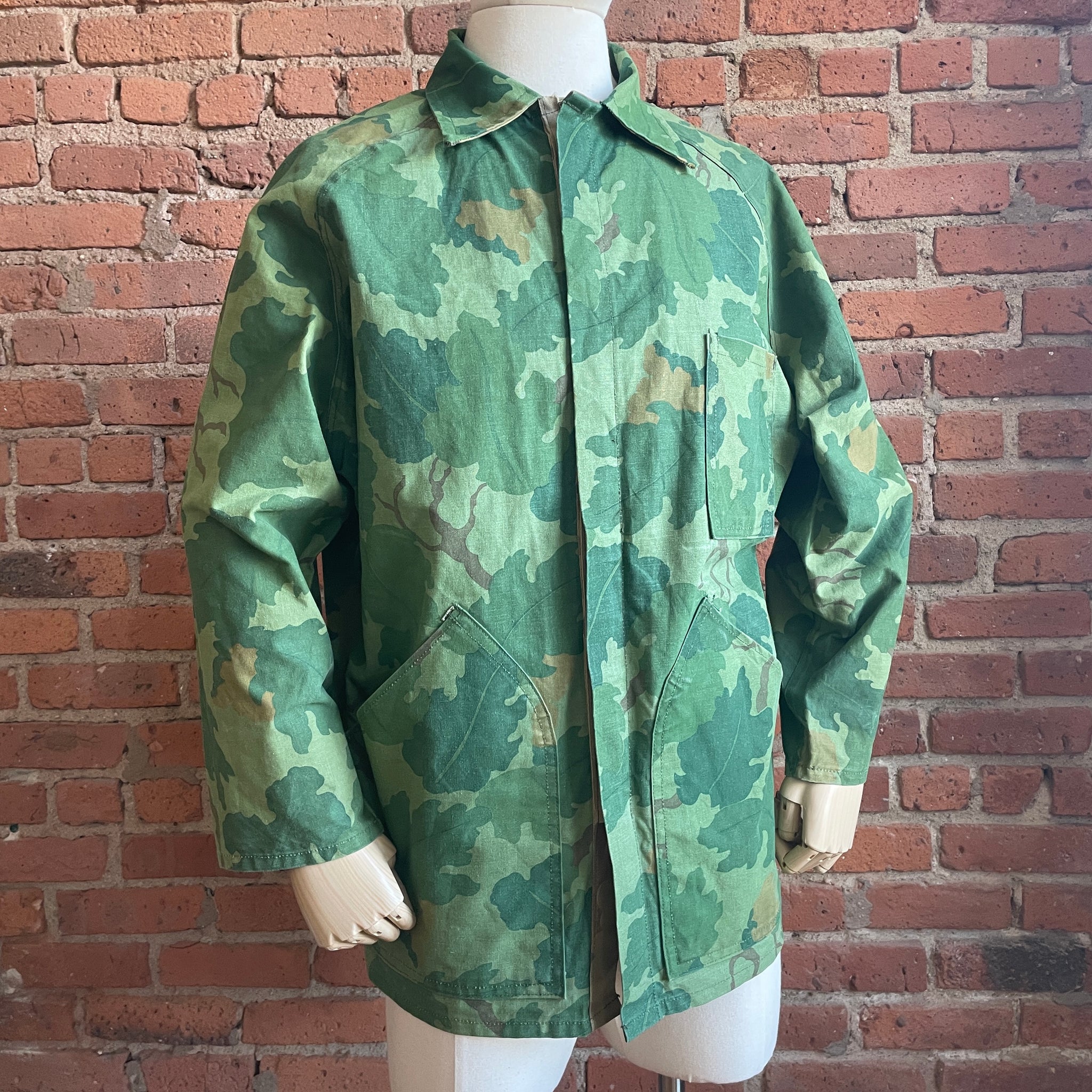 Vintage factory 1960s Reversible Camouflage Ranger Hunting Zip Jacket Large