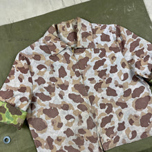 Load image into Gallery viewer, USMC Vietnam Frogskin Camo Shirt
